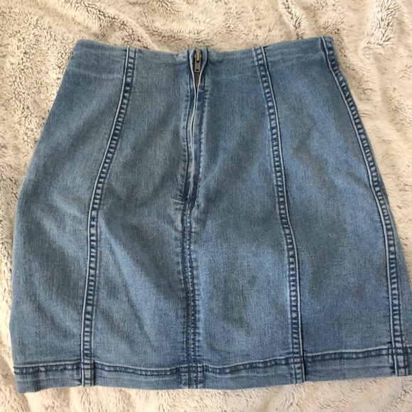 Cute Light Blue Jean Skirt - Picture 2 of 3